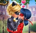 Ladybug Miraculous Kiss